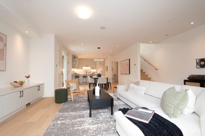 Photo 8 at 122 E 17th Avenue, Main, Vancouver East