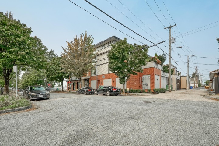 Photo 34 at 208 - 707 E 43rd Avenue, Fraser VE, Vancouver East