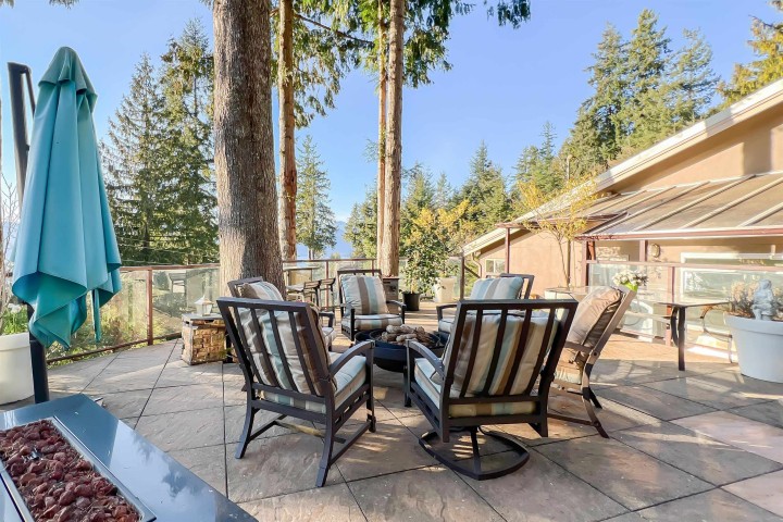 Photo 2 at 15 Oceanview Road, Lions Bay, West Vancouver