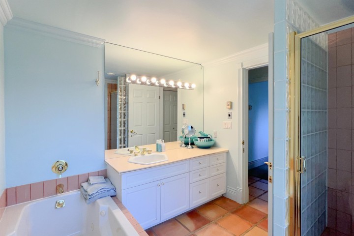 Photo 32 at 15 Oceanview Road, Lions Bay, West Vancouver