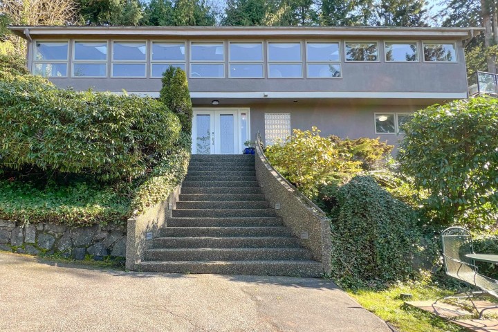 Photo 5 at 15 Oceanview Road, Lions Bay, West Vancouver