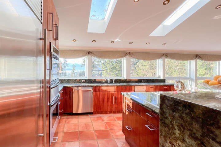 Photo 14 at 15 Oceanview Road, Lions Bay, West Vancouver