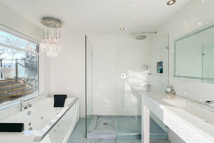 Photo 25 at 15 Oceanview Road, Lions Bay, West Vancouver