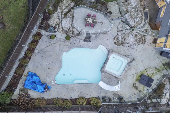 Photo 32 at 3722 Southridge Place, Westmount WV, West Vancouver