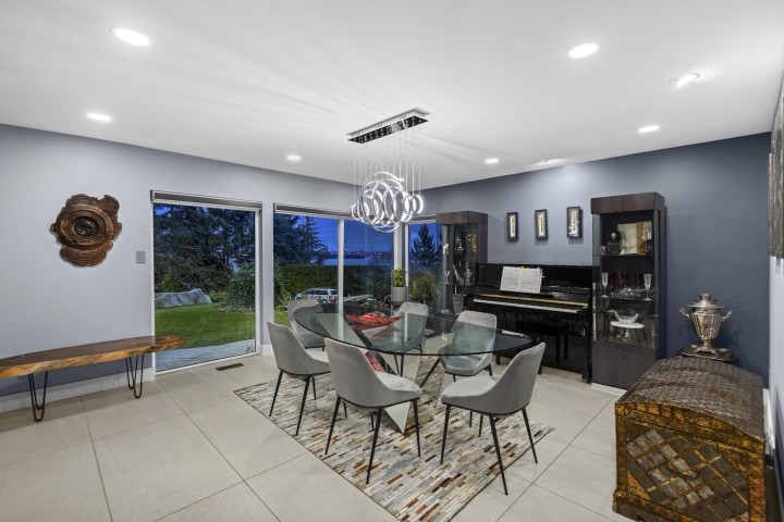 Photo 9 at 3722 Southridge Place, Westmount WV, West Vancouver