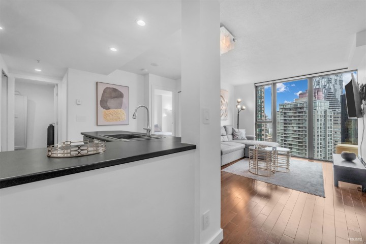 Photo 11 at 2106 - 1331 W Georgia Street, Coal Harbour, Vancouver West