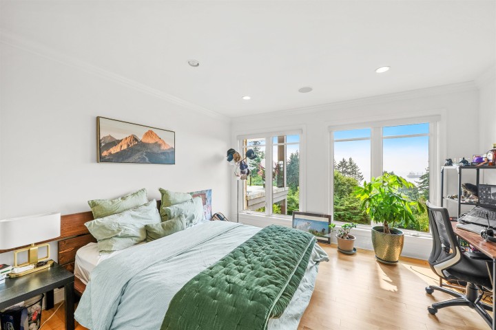 Photo 14 at 1408 31st Street, Altamont, West Vancouver