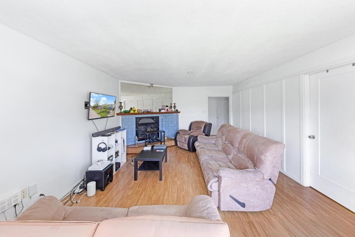 Photo 6 at 6777 Kerr Street, Killarney VE, Vancouver East