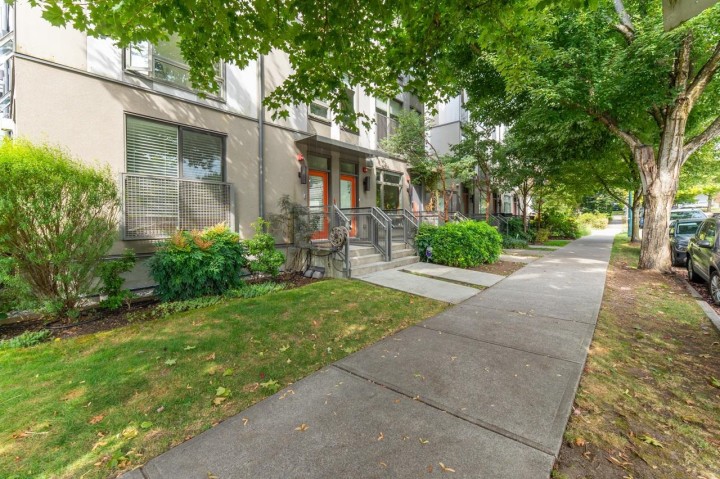 Photo 2 at 3197 St. George Street, Mount Pleasant VE, Vancouver East