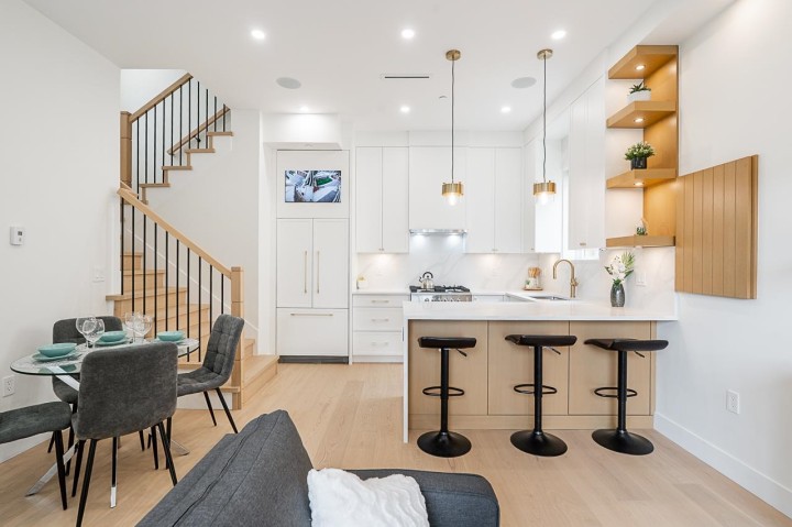 Photo 10 at 1 - 5304 Elgin Street, Knight, Vancouver East