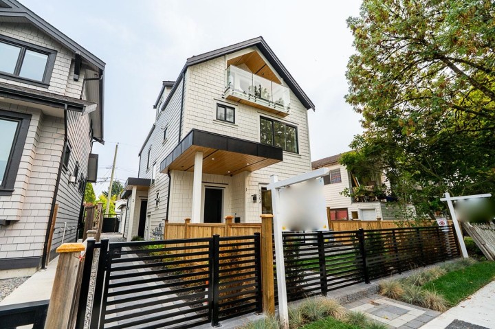 Photo 3 at 2 - 5304 Elgin Street, Knight, Vancouver East