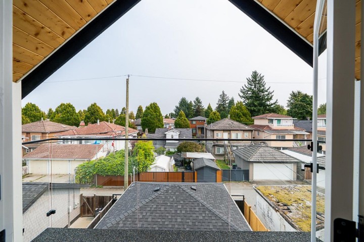 Photo 24 at 2 - 5304 Elgin Street, Knight, Vancouver East