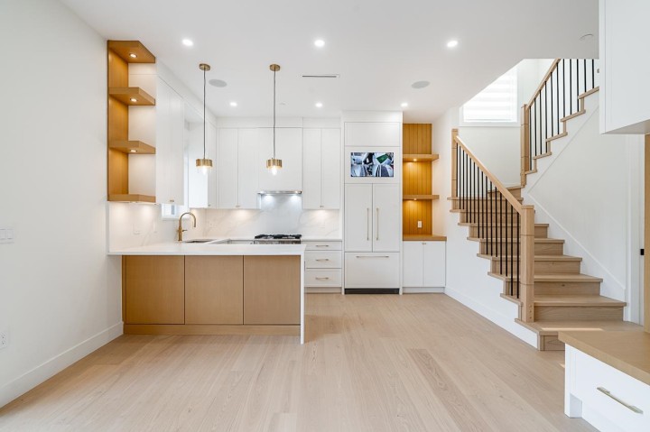 Photo 8 at 2 - 5304 Elgin Street, Knight, Vancouver East