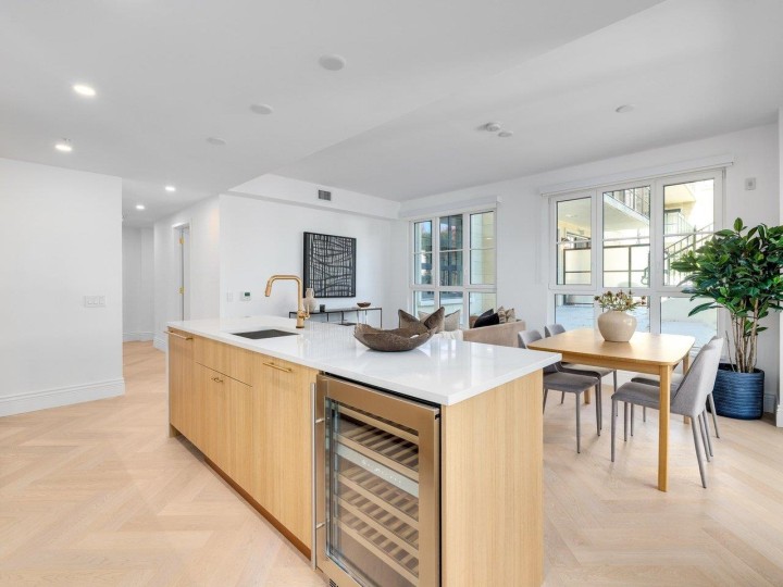 Photo 3 at 203 - 2096 W 47th Avenue, Kerrisdale, Vancouver West