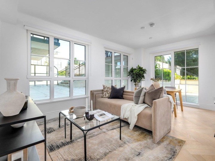 Photo 8 at 203 - 2096 W 47th Avenue, Kerrisdale, Vancouver West