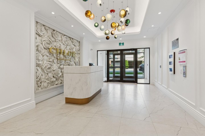 Photo 2 at 302 - 2096 W 47th Avenue, Kerrisdale, Vancouver West