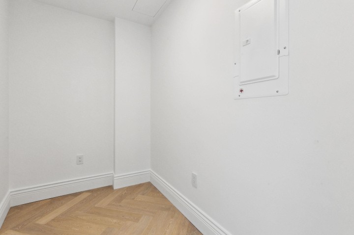 Photo 15 at 302 - 2096 W 47th Avenue, Kerrisdale, Vancouver West