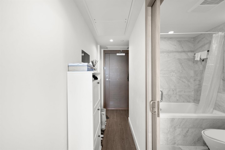 Photo 6 at 2304 - 89 Nelson Street, Yaletown, Vancouver West