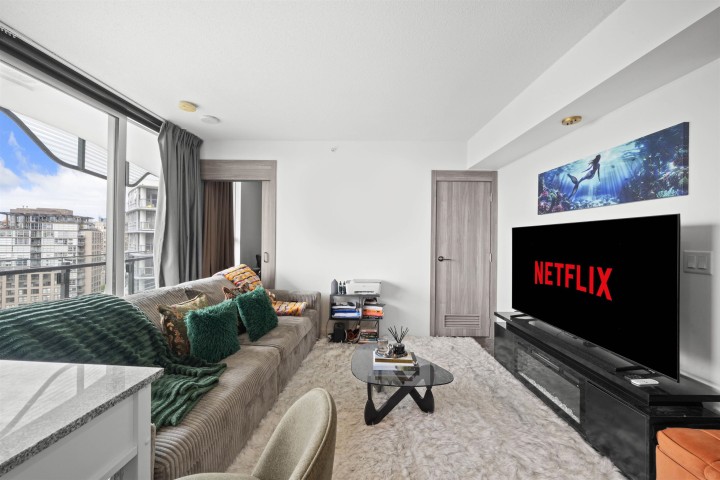 Photo 16 at 2304 - 89 Nelson Street, Yaletown, Vancouver West