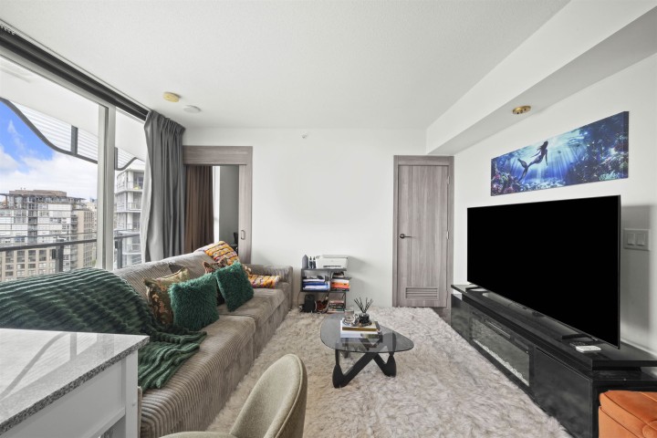 Photo 9 at 2304 - 89 Nelson Street, Yaletown, Vancouver West