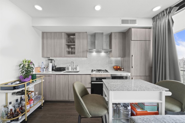 Photo 15 at 2304 - 89 Nelson Street, Yaletown, Vancouver West