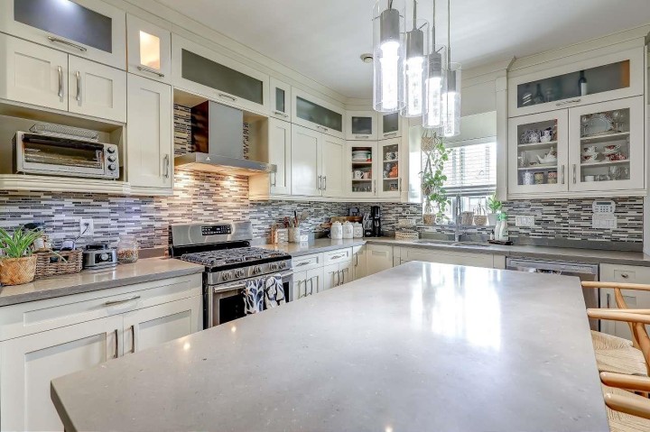 Photo 13 at 5606 Rhodes Street, Collingwood VE, Vancouver East