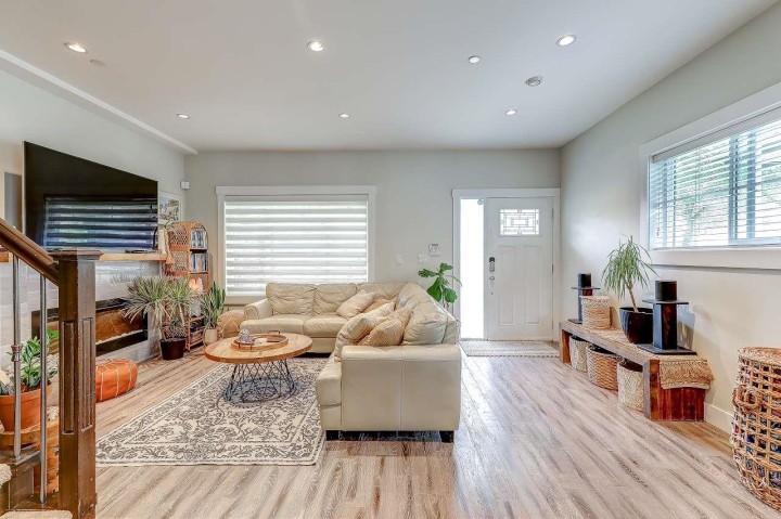 Photo 3 at 5606 Rhodes Street, Collingwood VE, Vancouver East