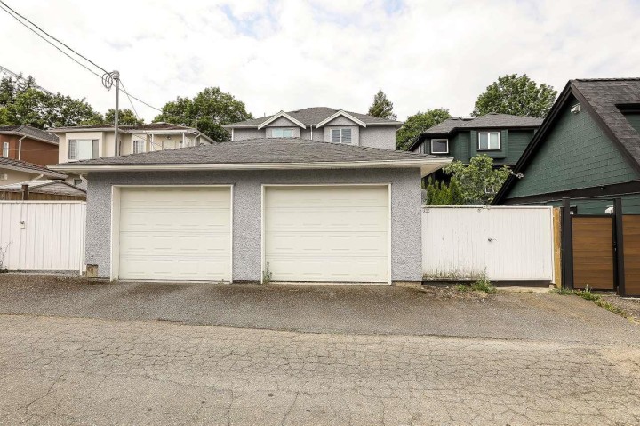 Photo 36 at 5606 Rhodes Street, Collingwood VE, Vancouver East