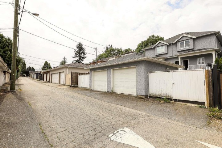 Photo 35 at 5606 Rhodes Street, Collingwood VE, Vancouver East