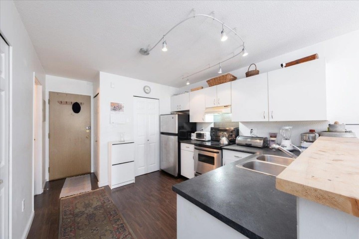 Photo 7 at 206 - 2255 Eton Street, Hastings, Vancouver East