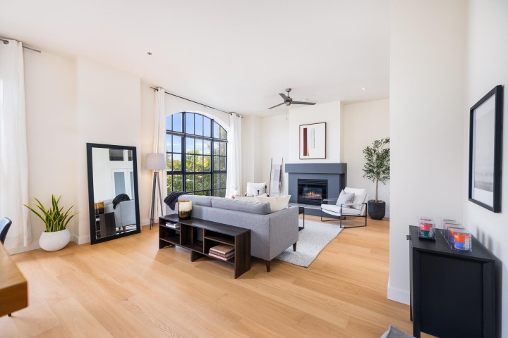 Photo 6 at 202 - 4590 Earles Street, Collingwood VE, Vancouver East