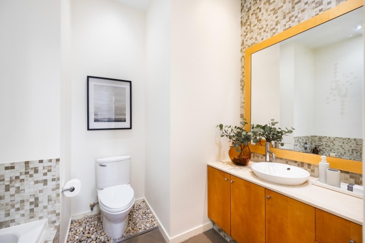 Photo 16 at 202 - 4590 Earles Street, Collingwood VE, Vancouver East