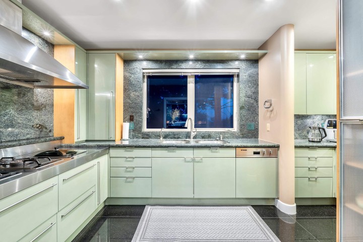 Photo 13 at 848 Eyremount Drive, British Properties, West Vancouver