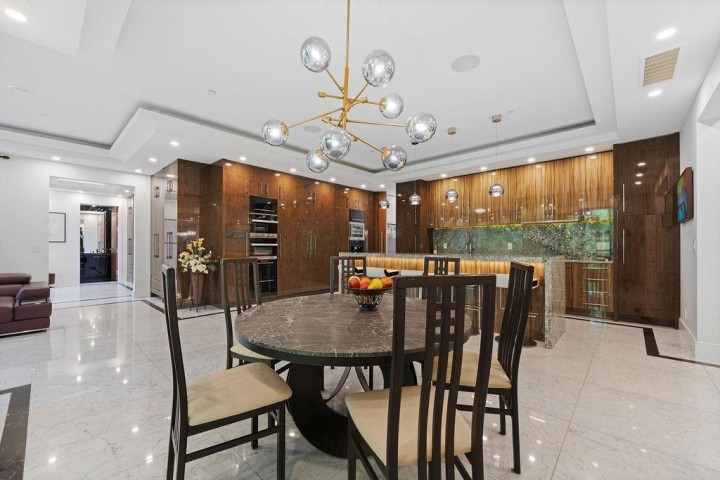 Photo 16 at 558 Glenross Road, Glenmore, West Vancouver