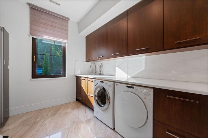 Photo 36 at 558 Glenross Road, Glenmore, West Vancouver