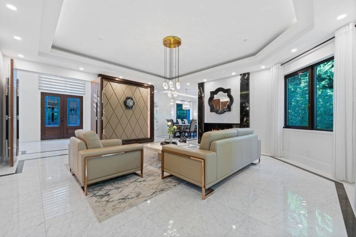 Photo 9 at 558 Glenross Road, Glenmore, West Vancouver