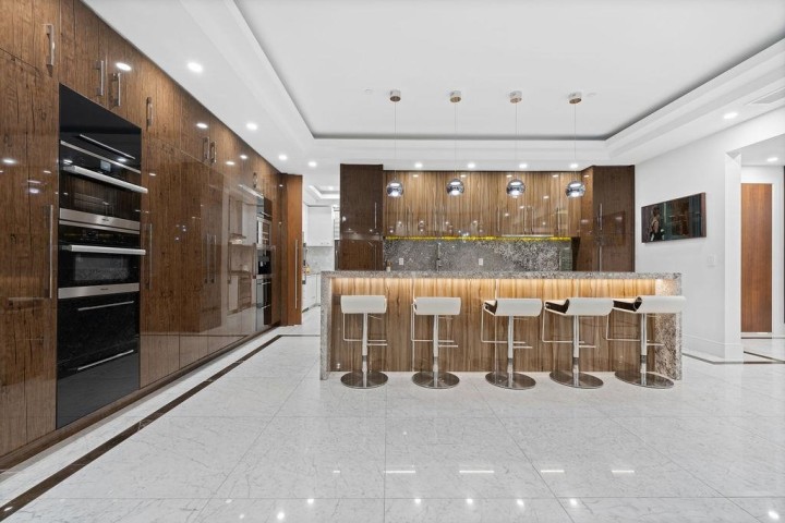 Photo 14 at 558 Glenross Road, Glenmore, West Vancouver