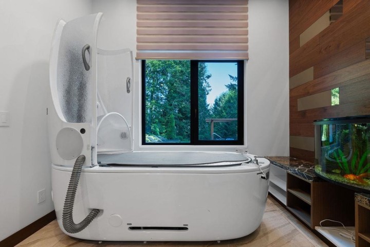 Photo 37 at 558 Glenross Road, Glenmore, West Vancouver