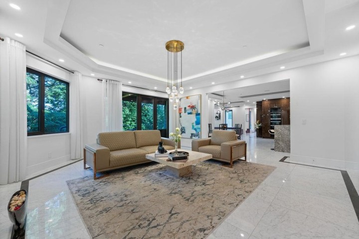 Photo 8 at 558 Glenross Road, Glenmore, West Vancouver