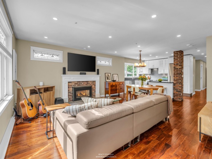 Photo 2 at 4 - 2535 W 6th Avenue, Kitsilano, Vancouver West