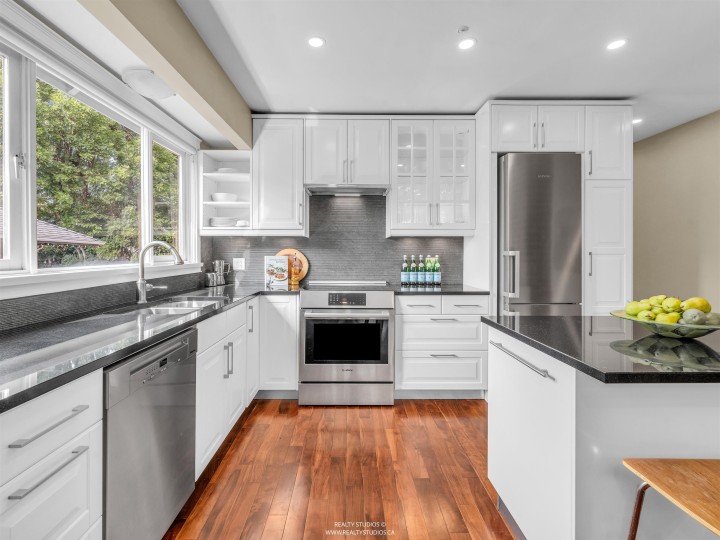 Photo 7 at 4 - 2535 W 6th Avenue, Kitsilano, Vancouver West