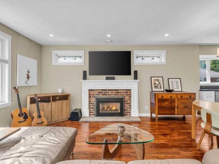 Photo 3 at 4 - 2535 W 6th Avenue, Kitsilano, Vancouver West