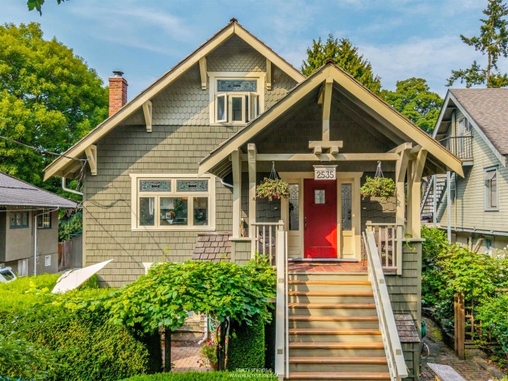 Photo 1 at 4 - 2535 W 6th Avenue, Kitsilano, Vancouver West