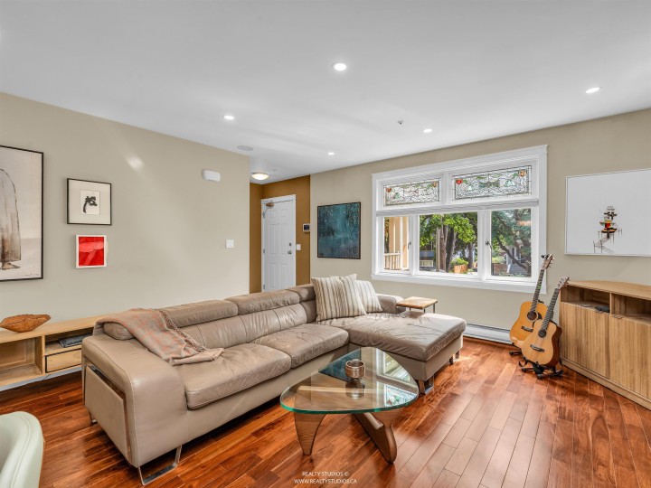 Photo 5 at 4 - 2535 W 6th Avenue, Kitsilano, Vancouver West