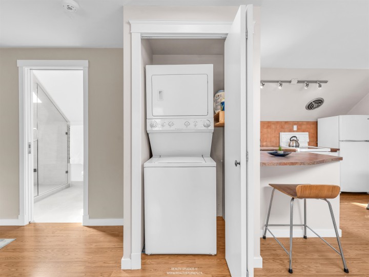 Photo 34 at 4 - 2535 W 6th Avenue, Kitsilano, Vancouver West