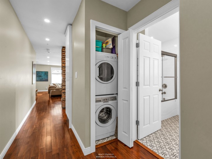 Photo 33 at 4 - 2535 W 6th Avenue, Kitsilano, Vancouver West