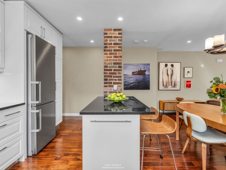 Photo 8 at 4 - 2535 W 6th Avenue, Kitsilano, Vancouver West