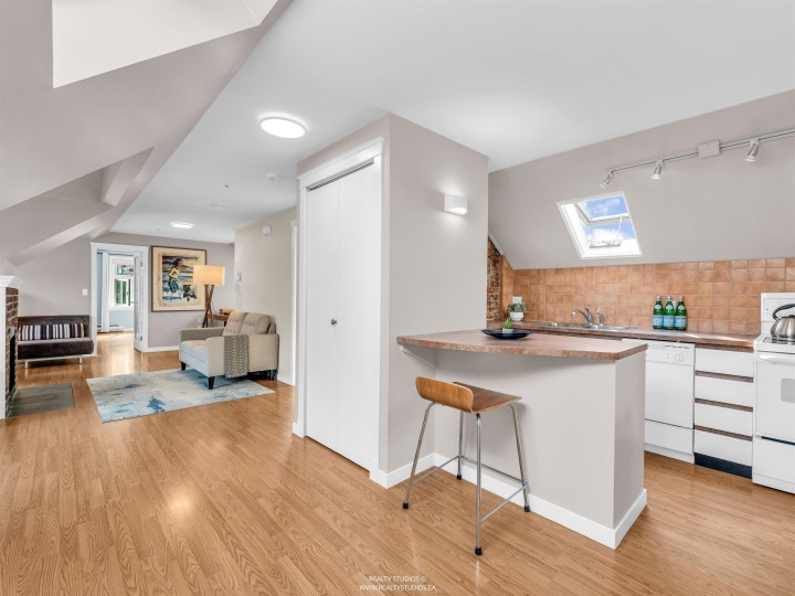 Photo 25 at 4 - 2535 W 6th Avenue, Kitsilano, Vancouver West