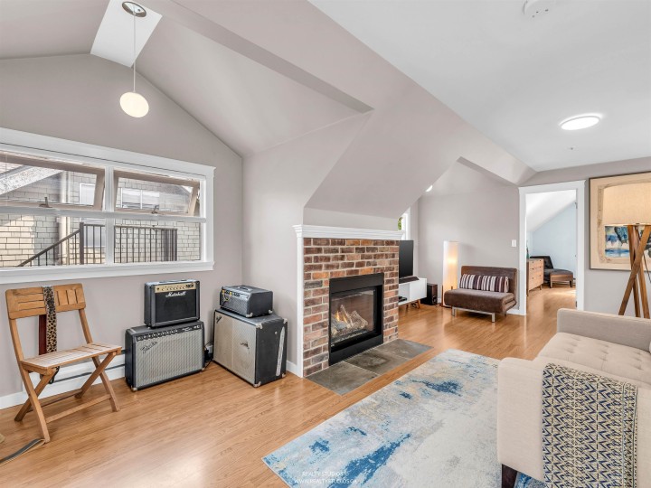 Photo 21 at 4 - 2535 W 6th Avenue, Kitsilano, Vancouver West