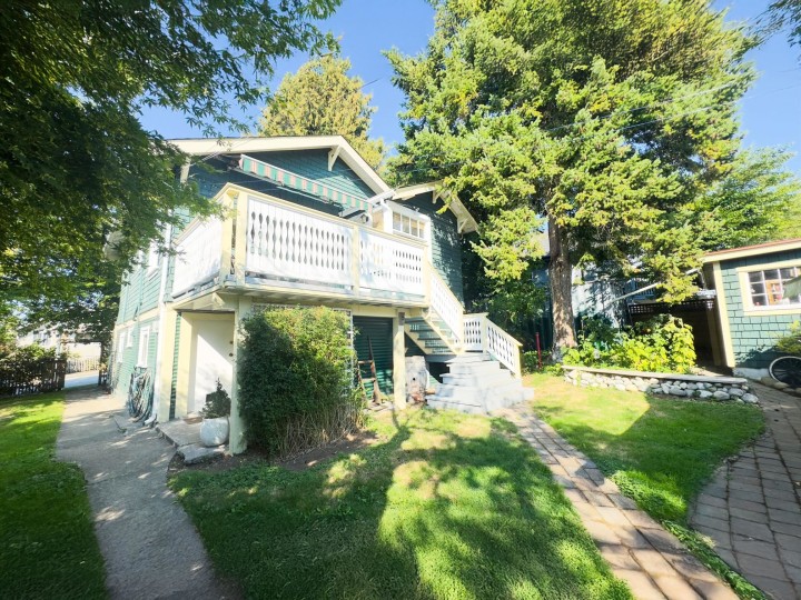 Photo 2 at 3336 E Georgia Street, Renfrew VE, Vancouver East